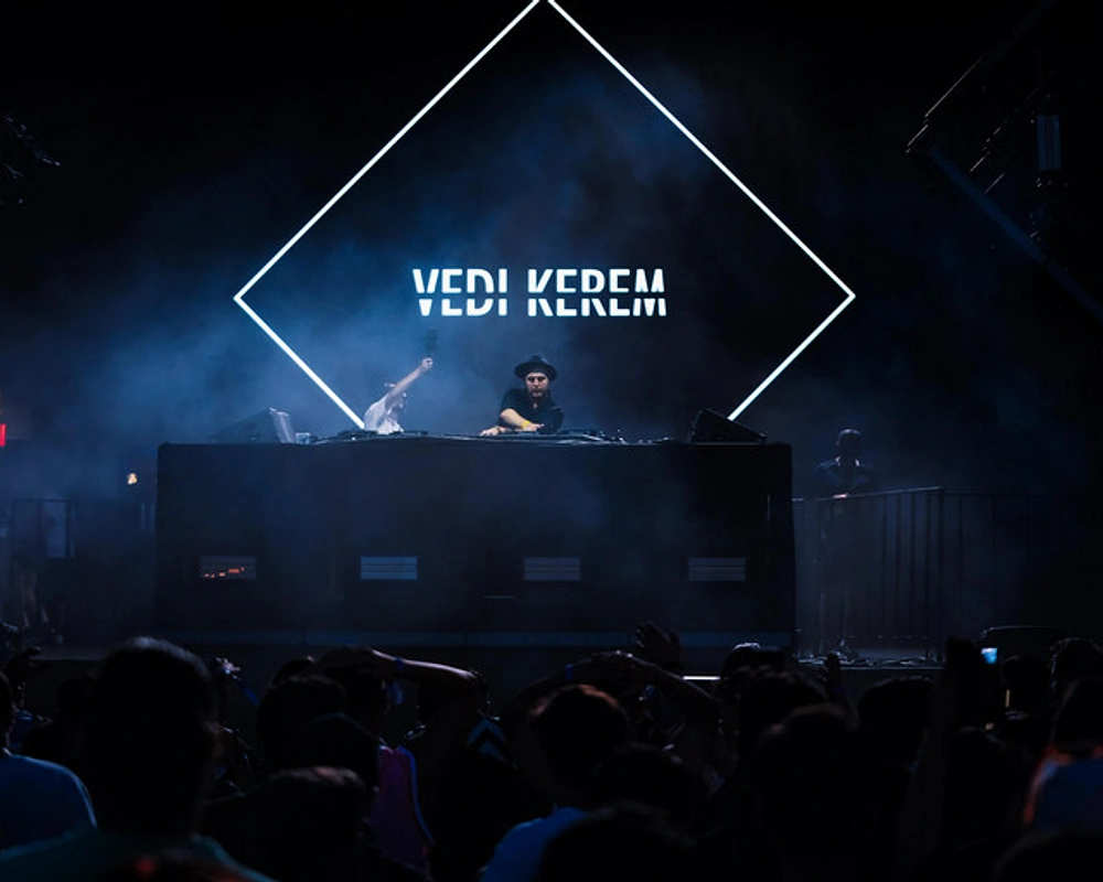 The Istanbul Club Scene Behind Blue Flame, a 124 BPM Melodic Techno Single From Vedi Kerem